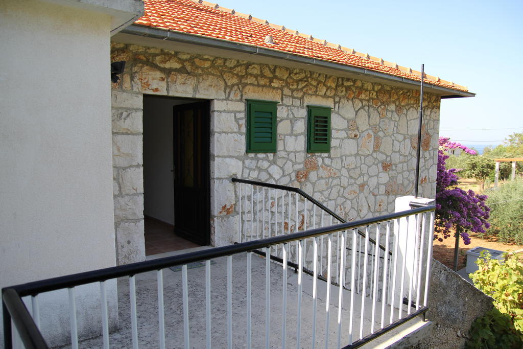 Apartments And Rooms Batos Zavala Buitenkant foto