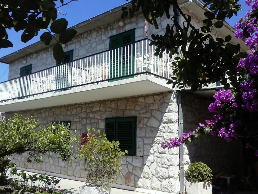 Apartments And Rooms Batos Zavala Buitenkant foto