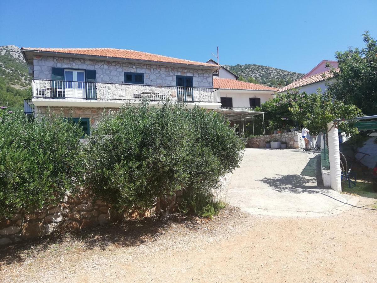 Apartments And Rooms Batos Zavala Buitenkant foto